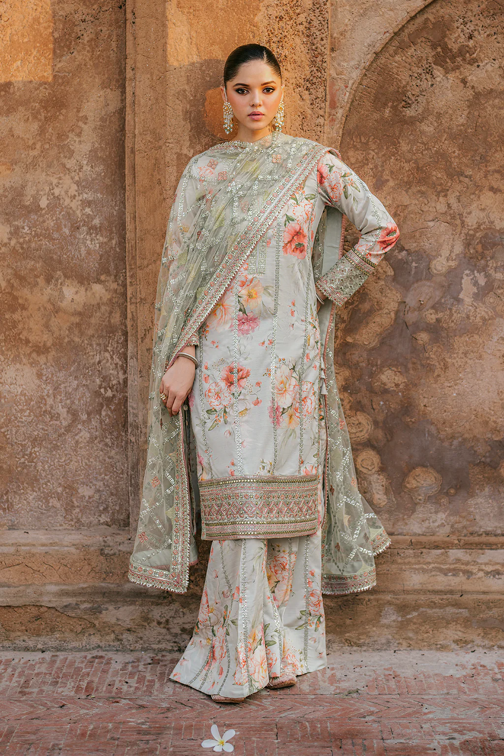 Iznik Luxury Embroidered Lawn Unstitched 3 Pc UE 311 Eid Collection