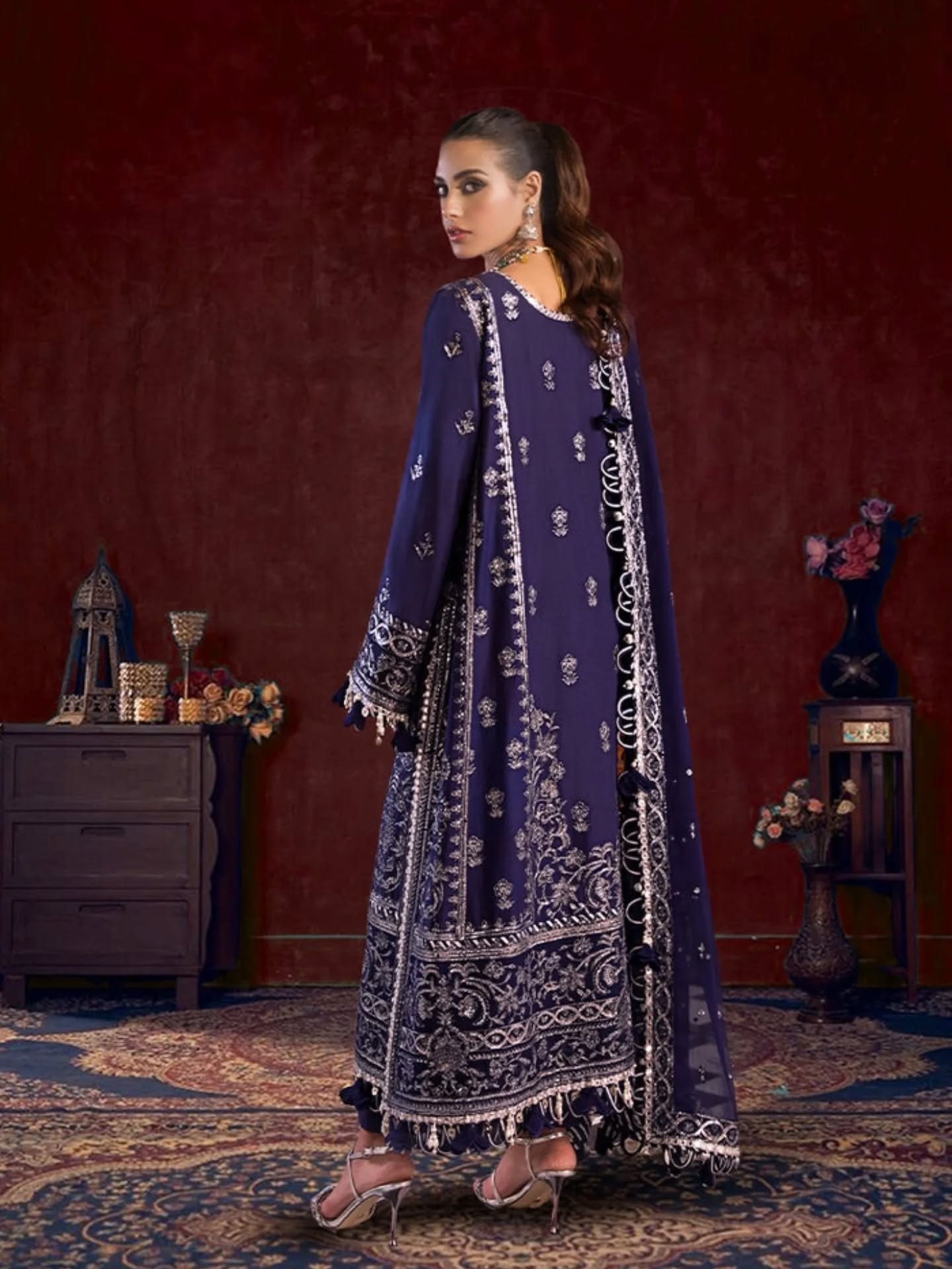 Asim Jofa Ajfile-25 Lawn Elegant Embroidery 3piece Unstitched