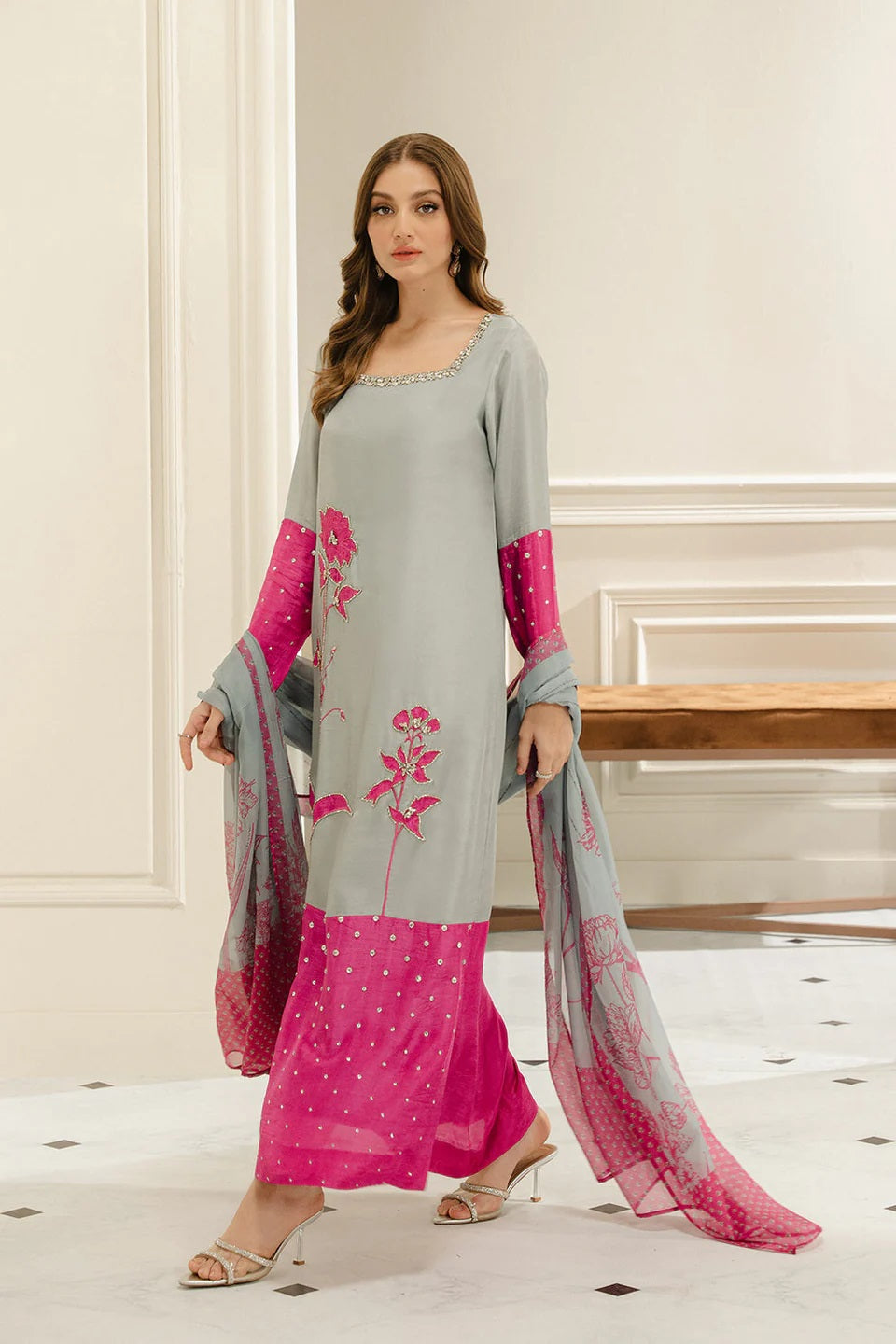 Lulusar Swiss Lawn Unstitched 3 Piece Hurai Dress